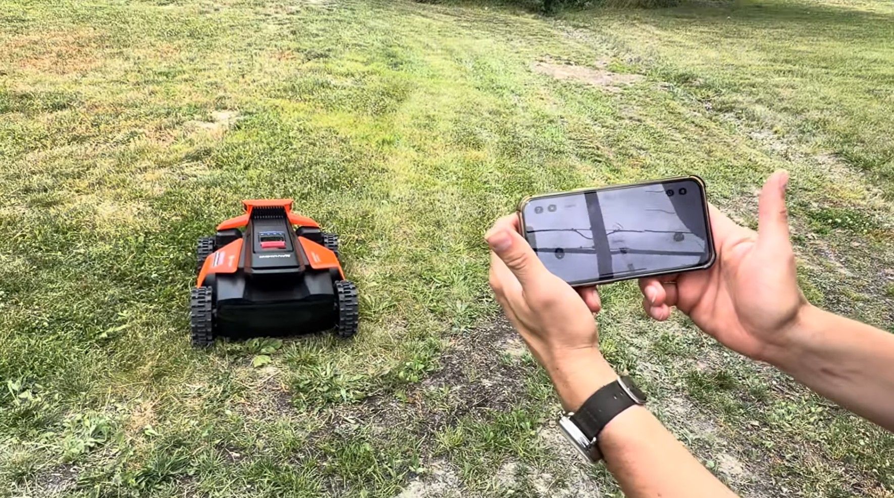 Driving the Terranox by phone with the live FPV camera view in the Navimow app